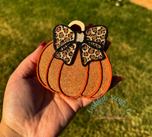 Pumpkin w/ bow