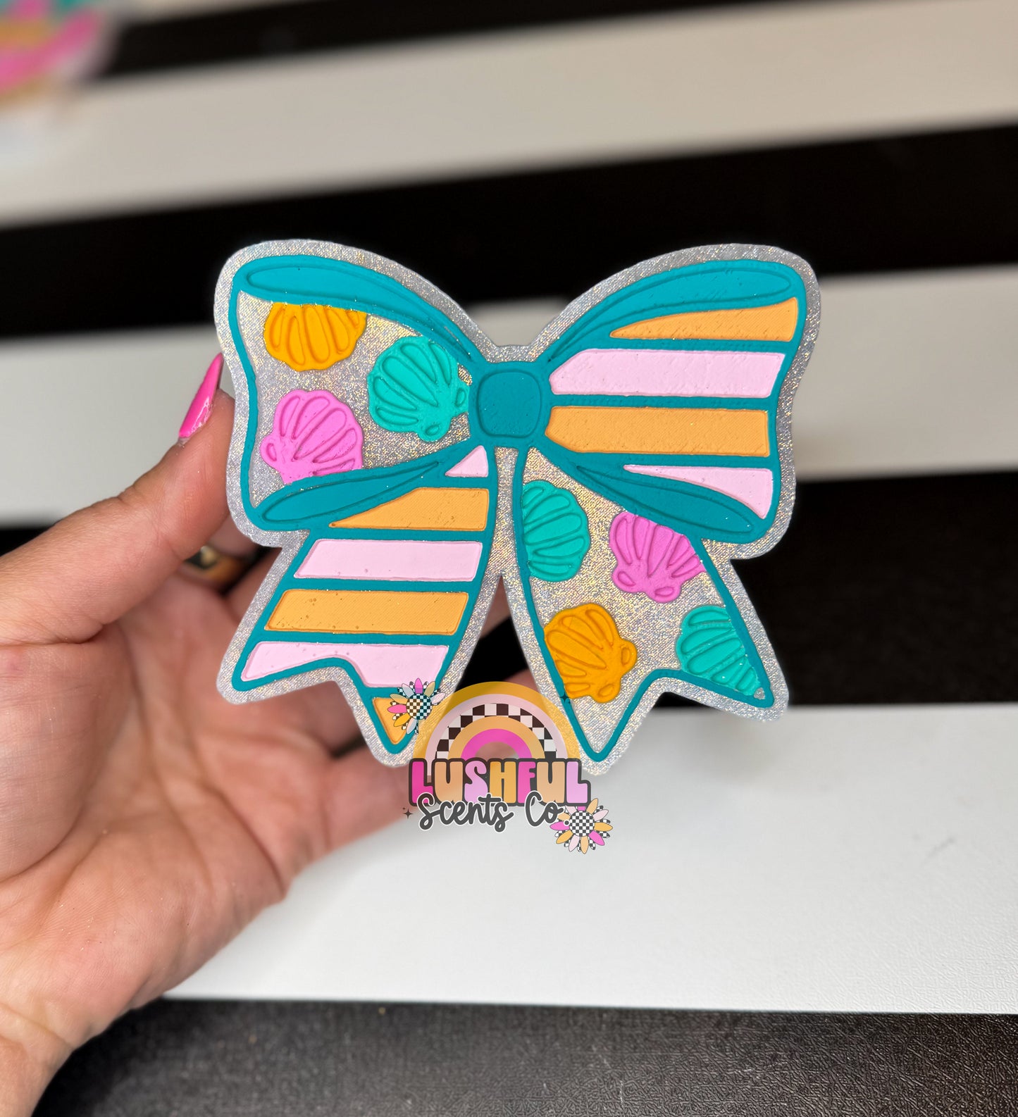 Turquoise Shell Bow - Brazilian Daydream