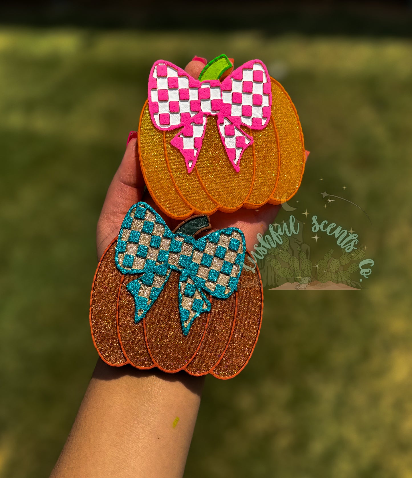 Pumpkin w/ checkered bow