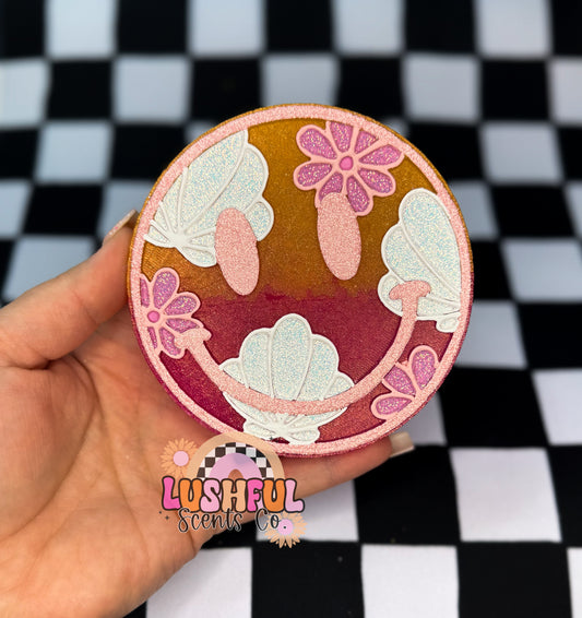 Clamshell Smiley